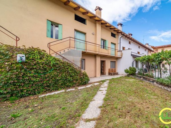 casa indipendente in vendita a Majano