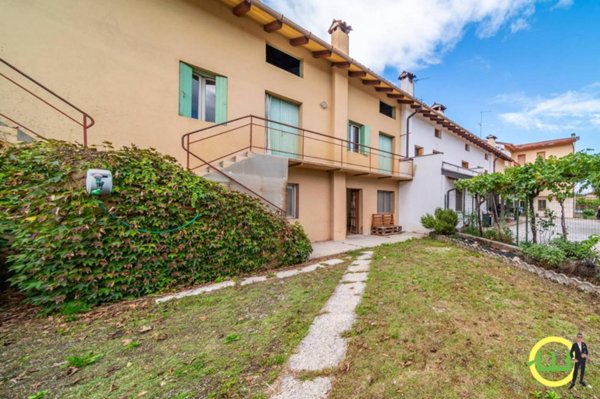 casa indipendente in vendita a Majano