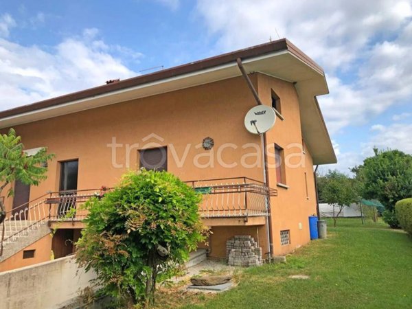 casa indipendente in vendita a Majano
