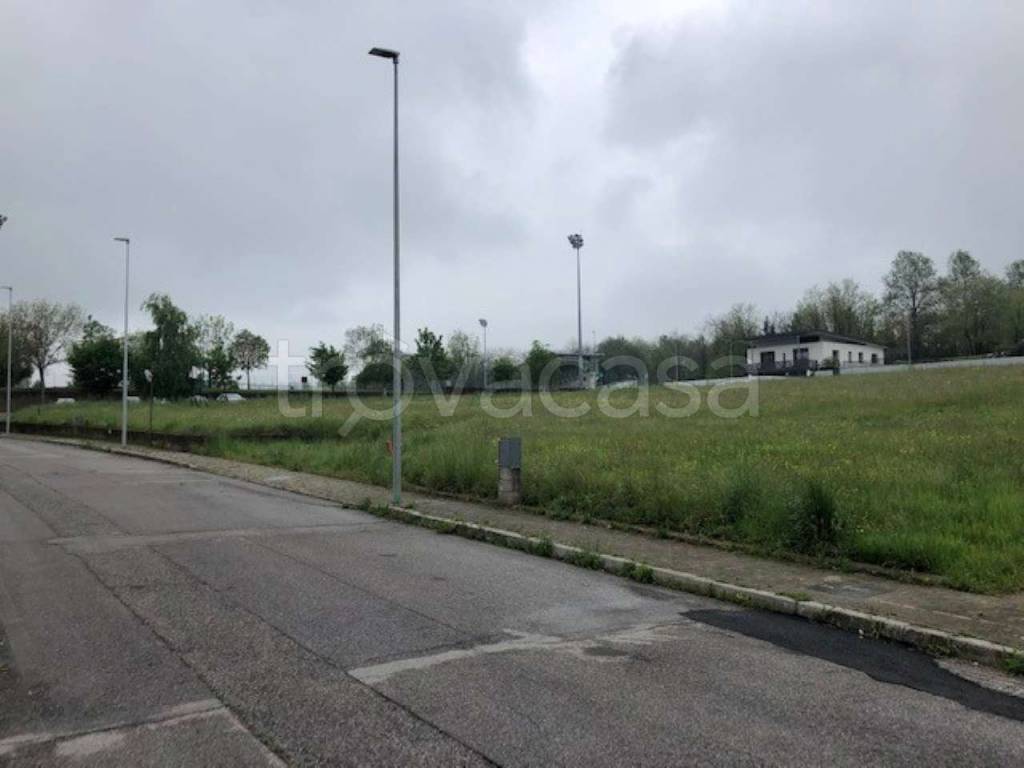 terreno edificabile in vendita a Majano