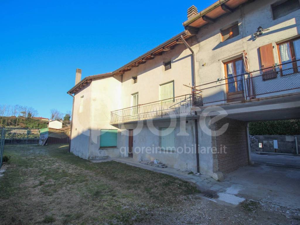casa indipendente in vendita a Majano in zona Susans