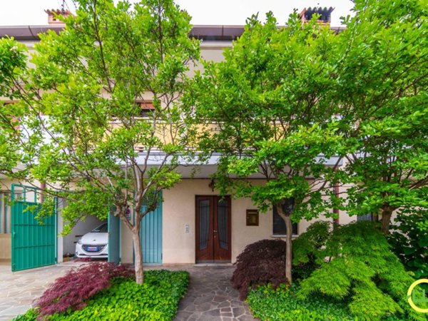 casa indipendente in vendita a Majano