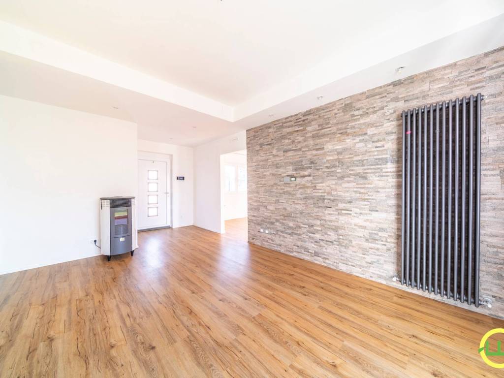 casa indipendente in vendita a Majano