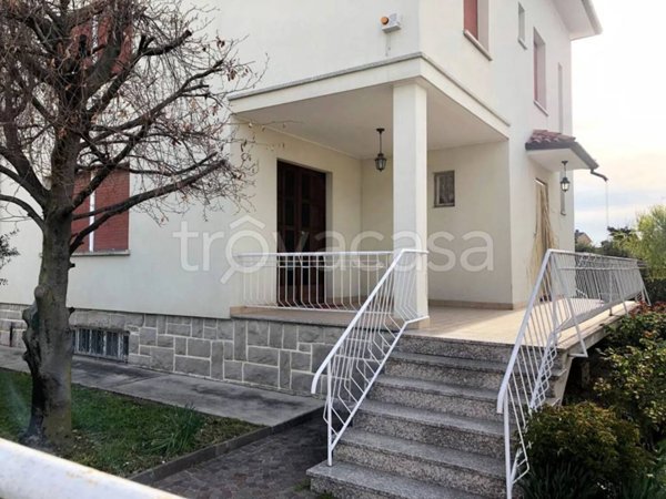 casa indipendente in vendita a Majano