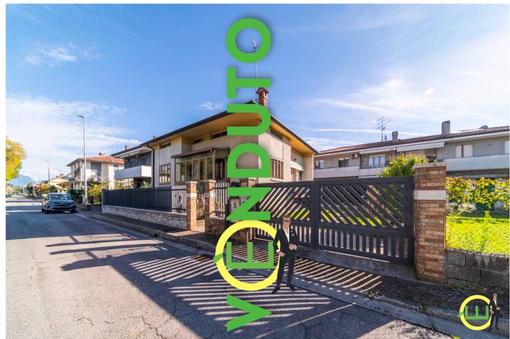 casa indipendente in vendita a Majano