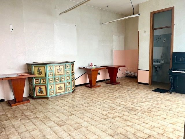 negozio in vendita a Majano in zona Farla