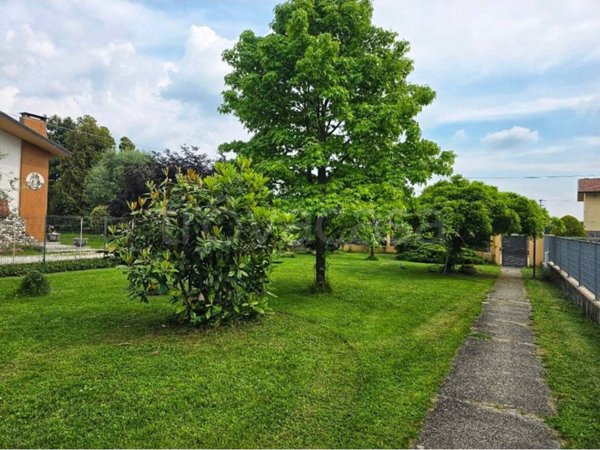 casa indipendente in vendita a Majano