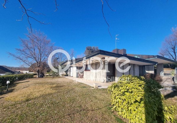 casa indipendente in vendita a Majano