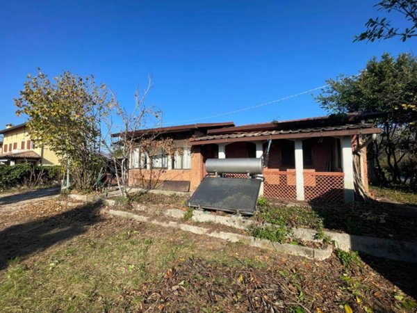 casa indipendente in vendita a Majano in zona Farla