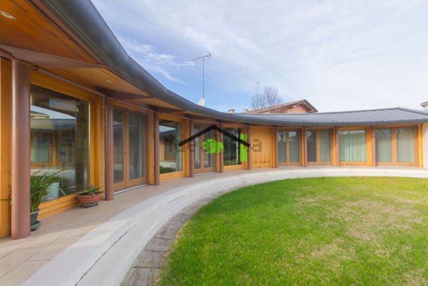 casa indipendente in vendita a Majano