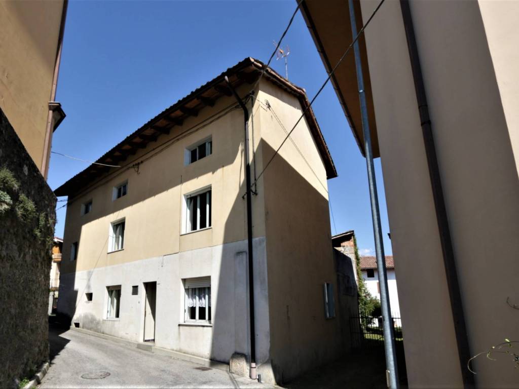 casa indipendente in vendita a Majano in zona Susans