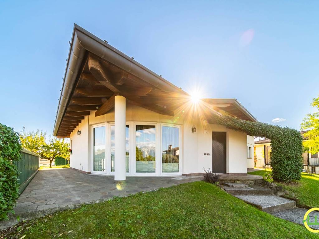 casa indipendente in vendita a Majano