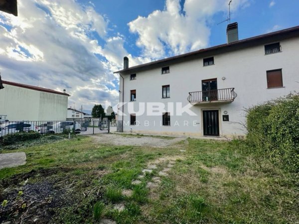 casa indipendente in vendita a Majano