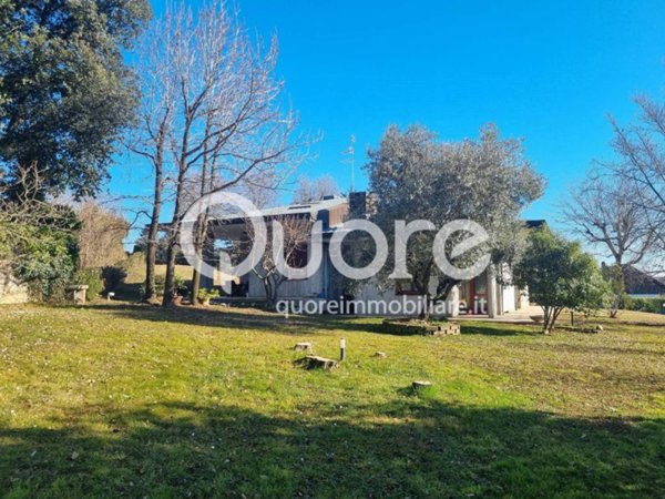 casa indipendente in vendita a Majano