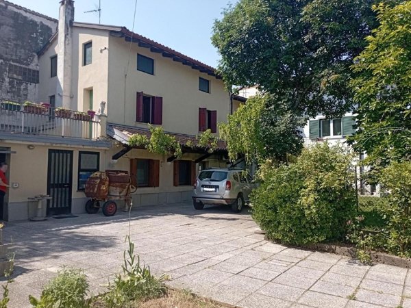 casa indipendente in vendita a Majano in zona Farla