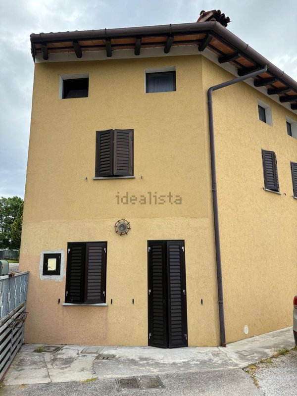 casa indipendente in vendita a Majano in zona Comerzo