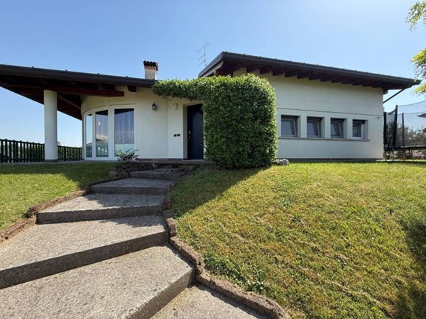 casa indipendente in vendita a Majano