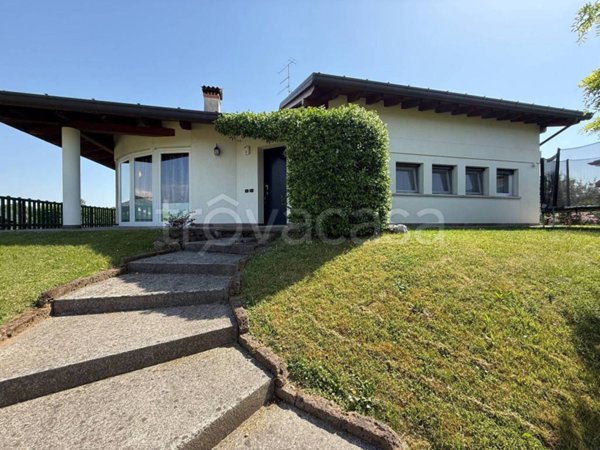 casa indipendente in vendita a Majano