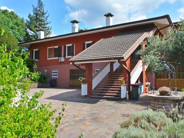 casa indipendente in vendita a Majano