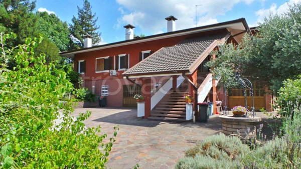 casa indipendente in vendita a Majano