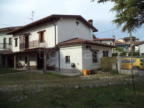 casa indipendente in vendita a Majano