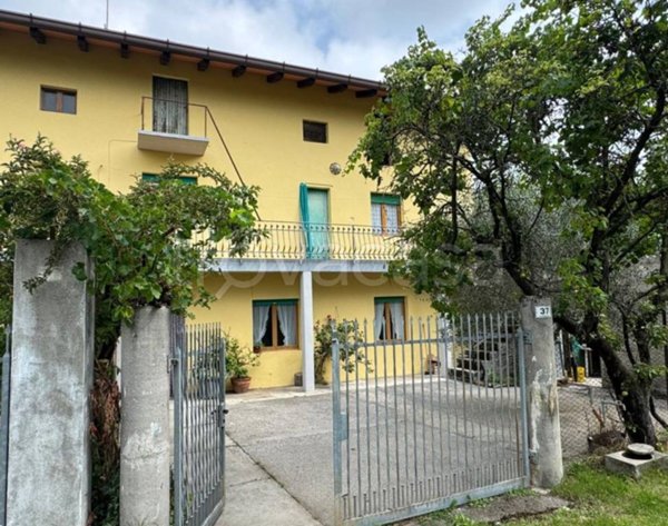 casa indipendente in vendita a Majano in zona Farla