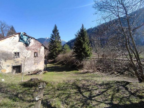 casa indipendente in vendita a Malborghetto Valbruna in zona Ugovizza