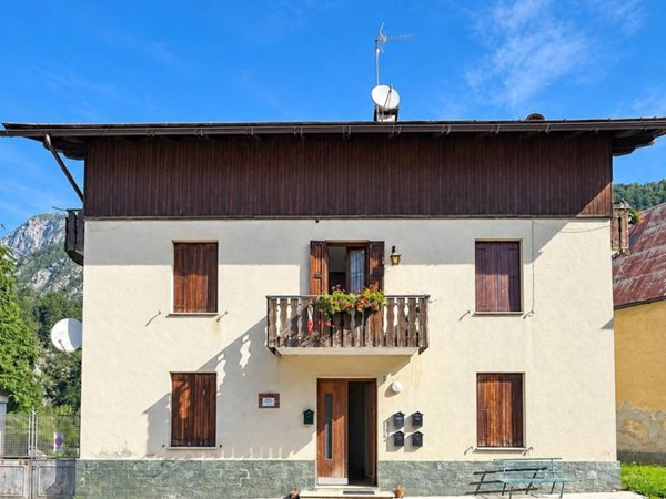 appartamento in vendita a Malborghetto Valbruna in zona Bagni di Lusnizza
