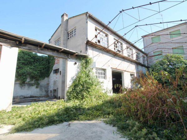 terreno edificabile in vendita a Manzano