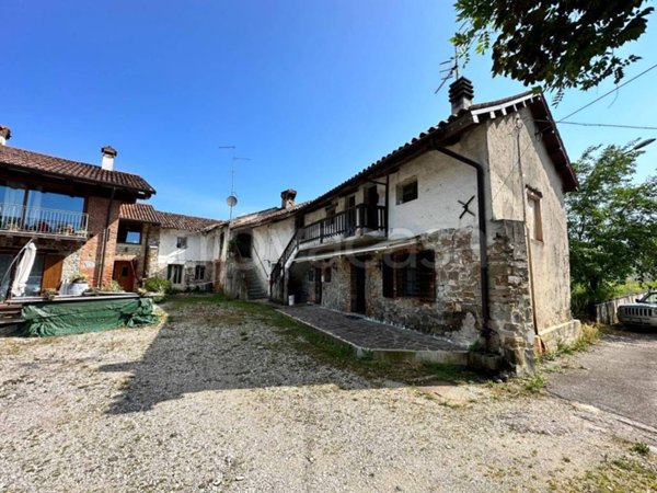casa indipendente in vendita a Manzano