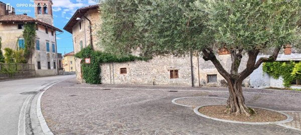 locale di sgombero in vendita a Manzano in zona Oleis