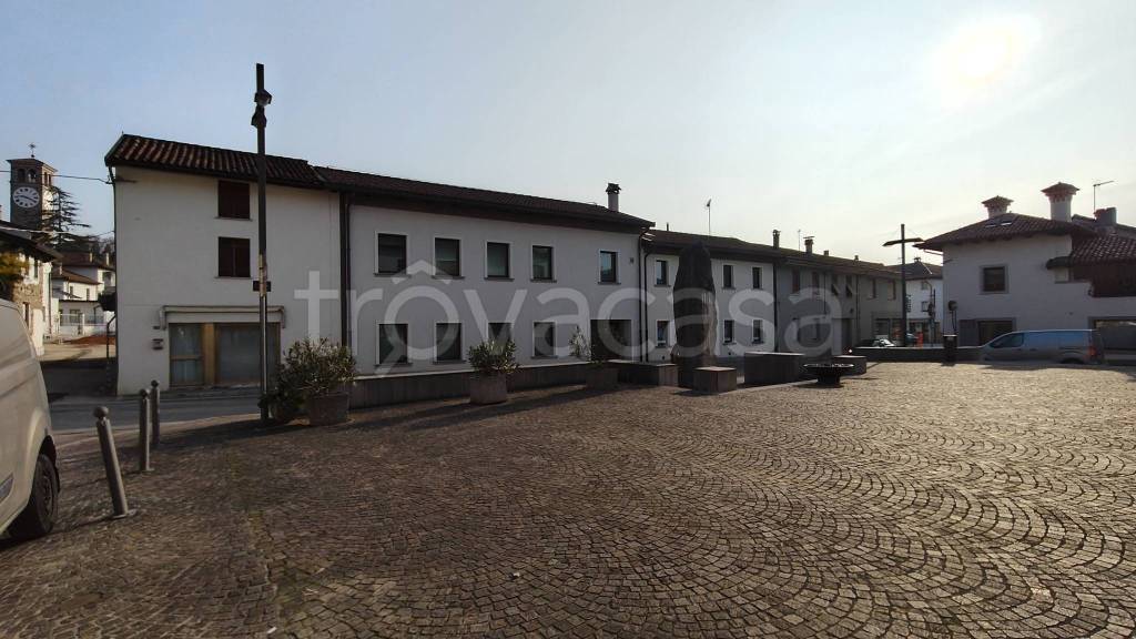 casa indipendente in vendita a Manzano