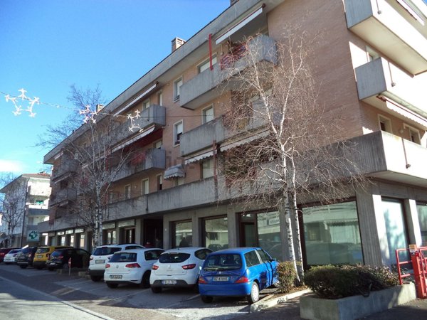 locale commerciale in vendita a Manzano