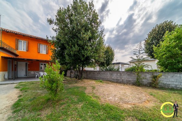 casa indipendente in vendita a Manzano