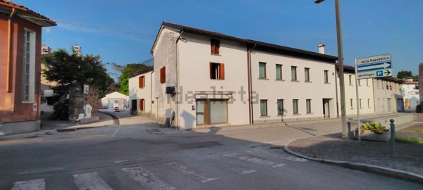 casa indipendente in vendita a Manzano