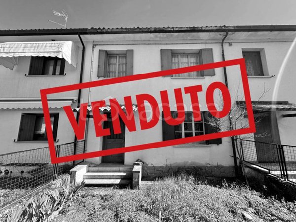 casa indipendente in vendita a Manzano