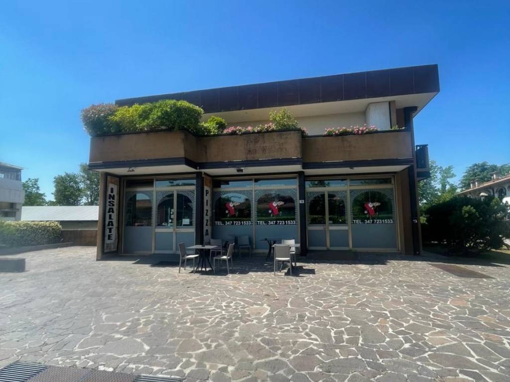 negozio in vendita a Manzano