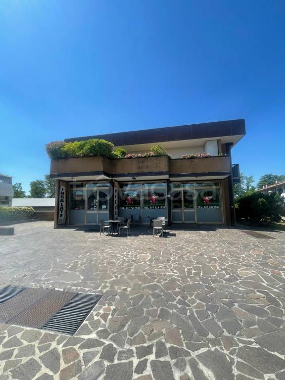 negozio in vendita a Manzano