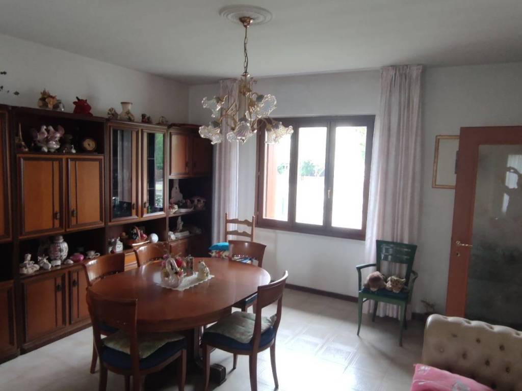casa indipendente in vendita a Manzano