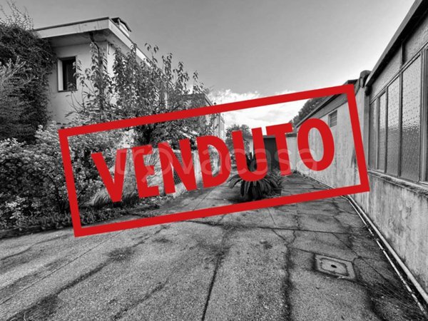 casa indipendente in vendita a Manzano