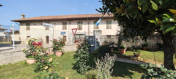 casa indipendente in vendita a Manzano in zona Oleis