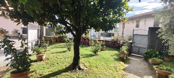 casa indipendente in vendita a Manzano in zona Oleis