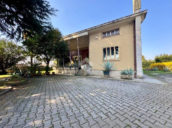 casa indipendente in vendita a Manzano