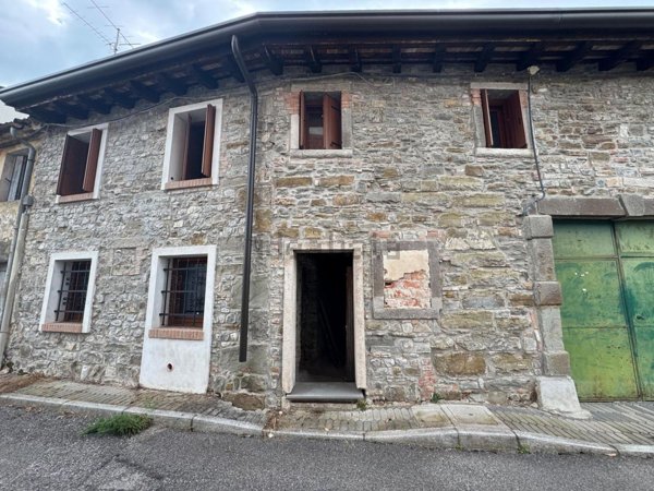 appartamento in vendita a Manzano