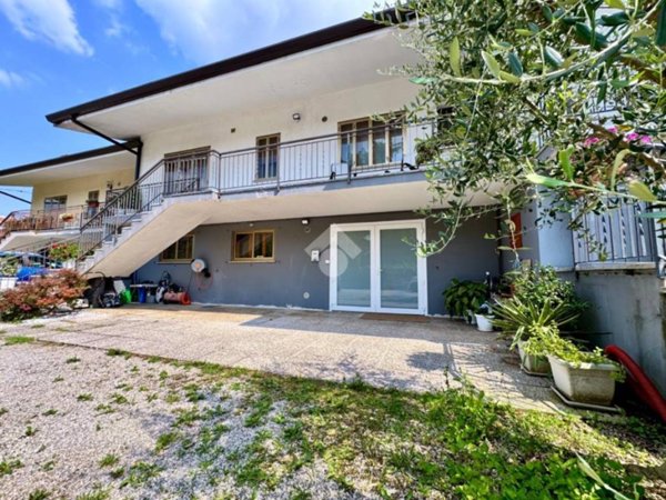 casa indipendente in vendita a Manzano