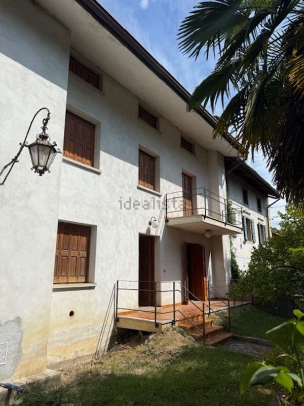 casa indipendente in vendita a Manzano