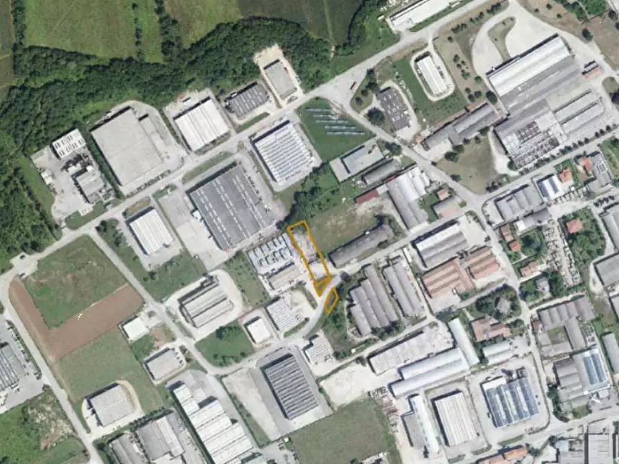 terreno agricolo in vendita a Manzano