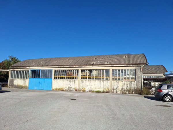 capannone in vendita a Manzano