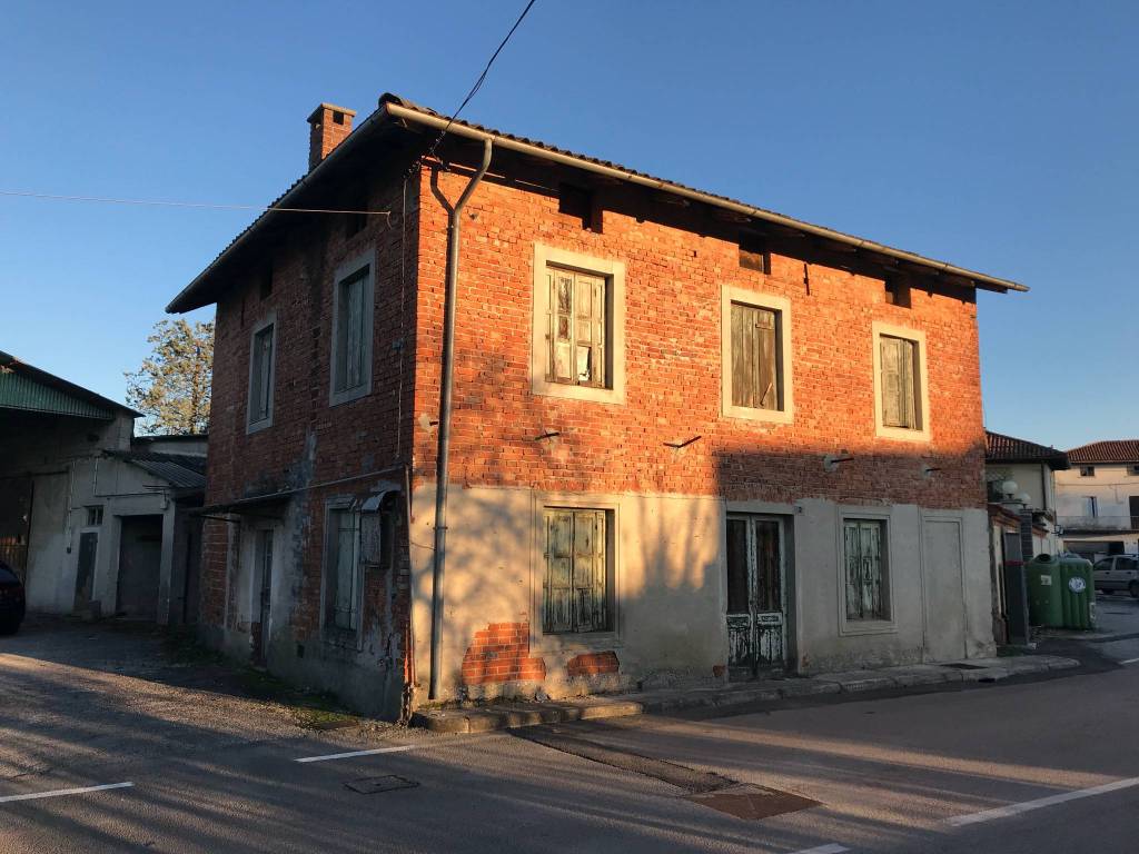 terreno edificabile in vendita a Manzano