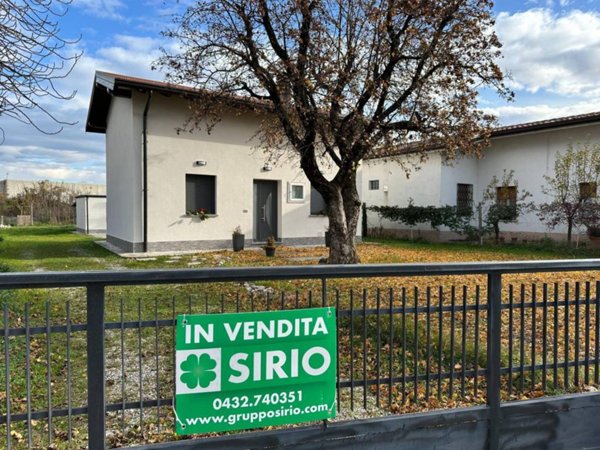 casa indipendente in vendita a Manzano